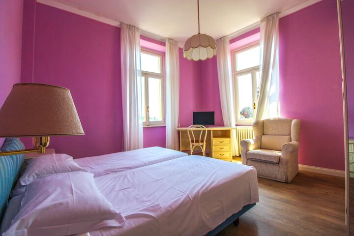 Room 25 of 63