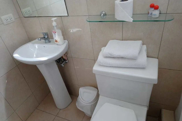Room 7 of 10
