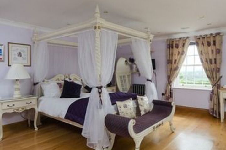 Room 11 of 22