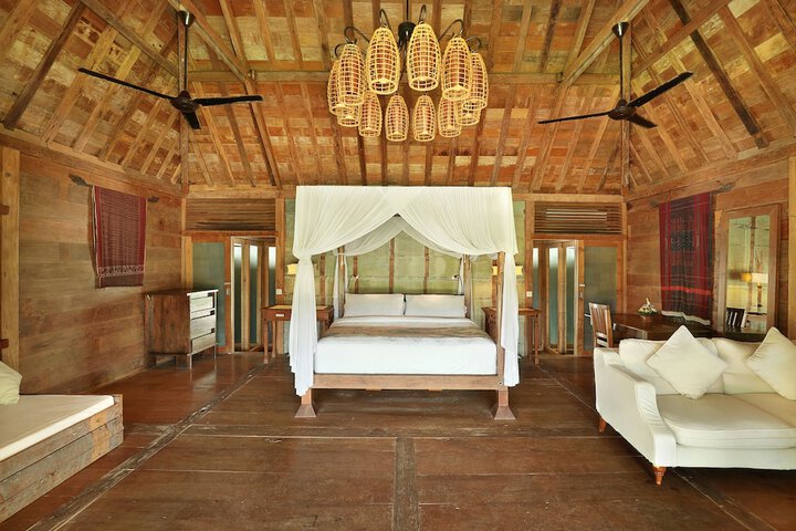Room 4 of 42