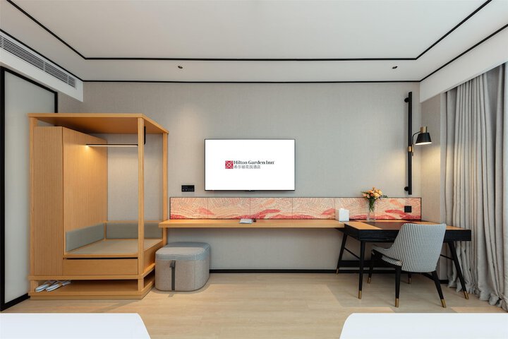 Room 17 of 79