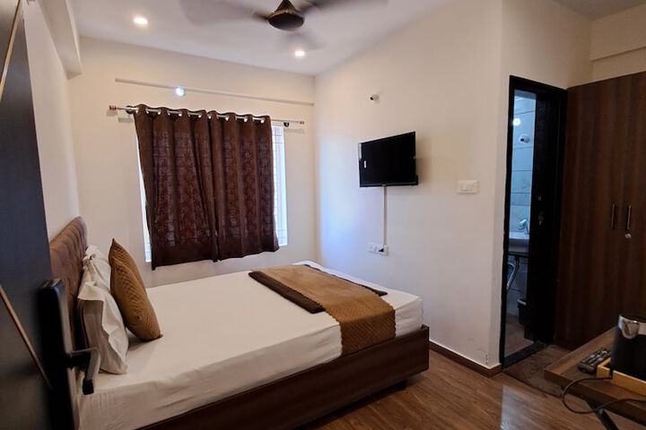 Room 6 of 17