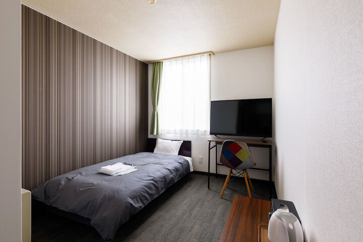 Room 3 of 15