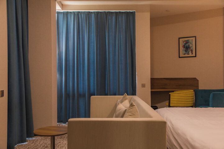 Room 21 of 83