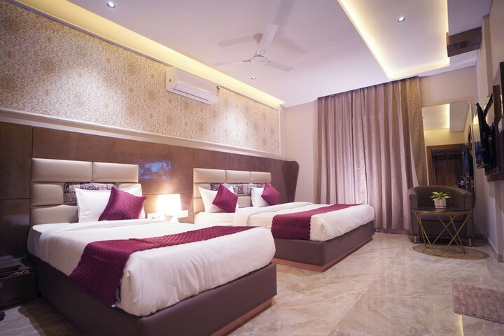 Room 17 of 30
