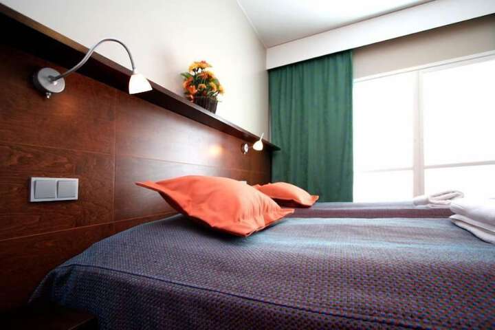 Room 3 of 44