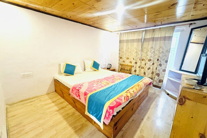 Room 4 of 24