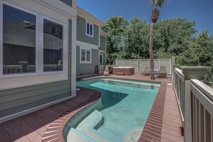 Pool 15 of 22
