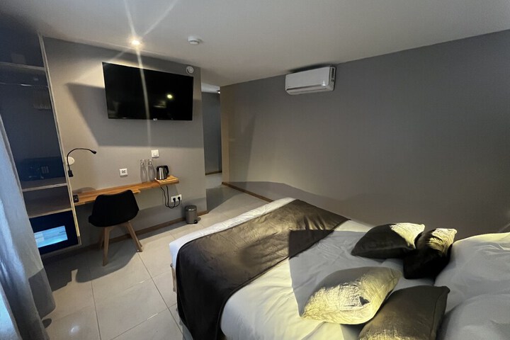 Room 18 of 50
