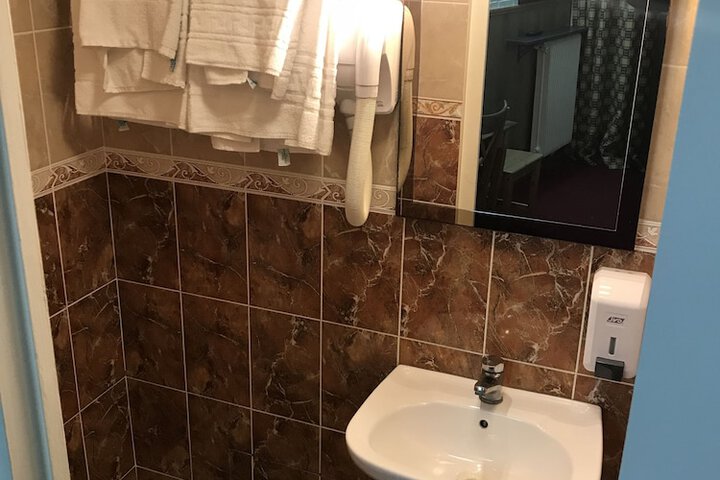 Room 25 of 34