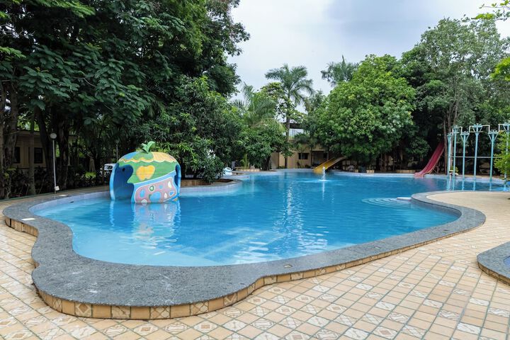 Pool 75 of 111
