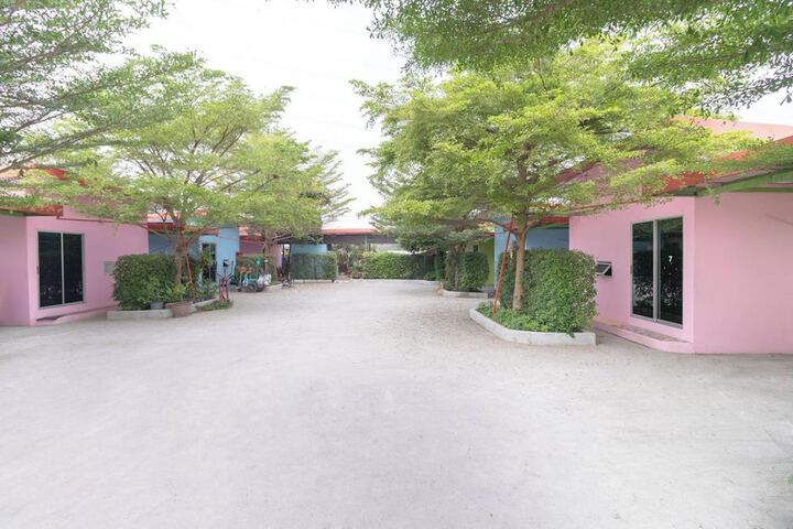 Ruai Thong Pong Pai Resort in Bangkok