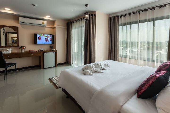Room 3 of 41
