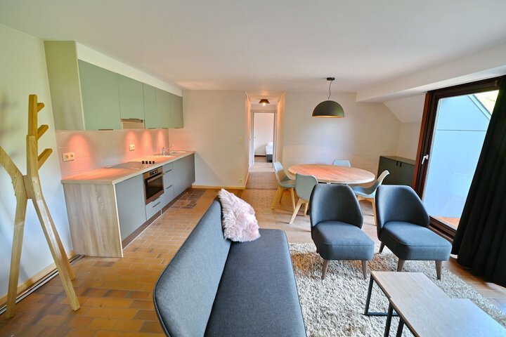 Room 2 of 42