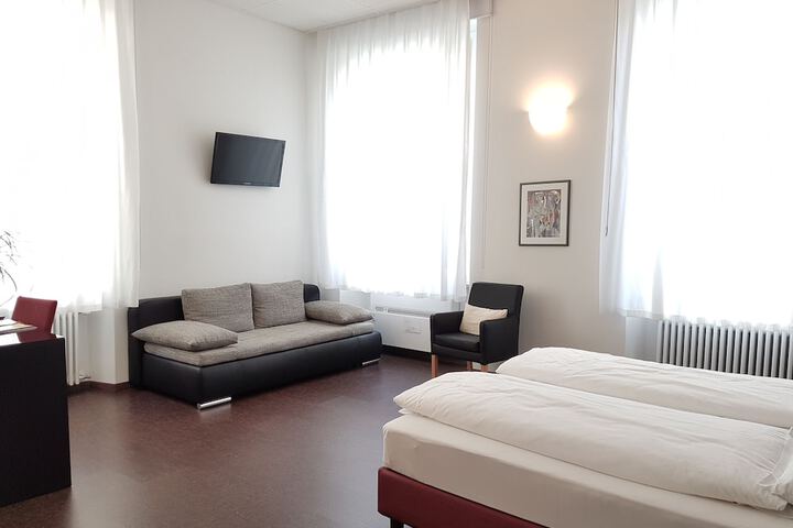 Room 4 of 45