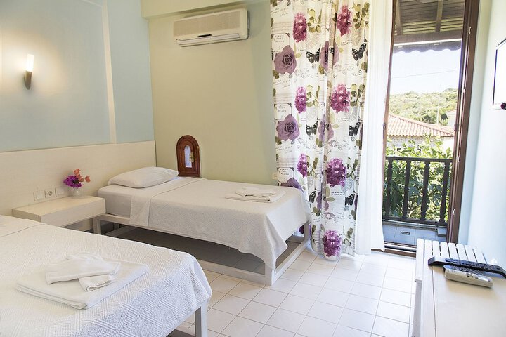 Room 5 of 25