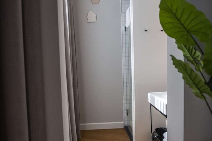 Room 45 of 62