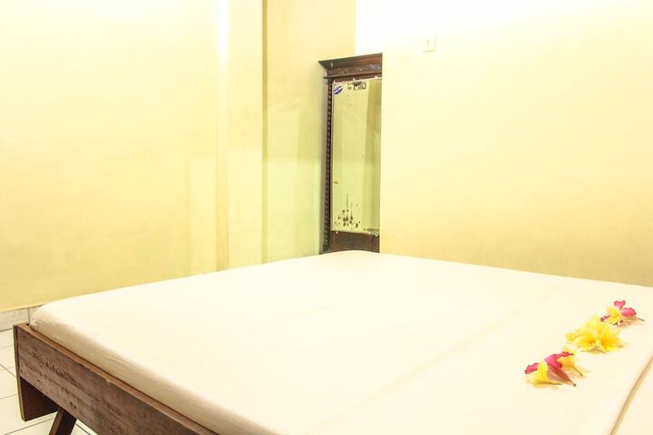 Room 6 of 33