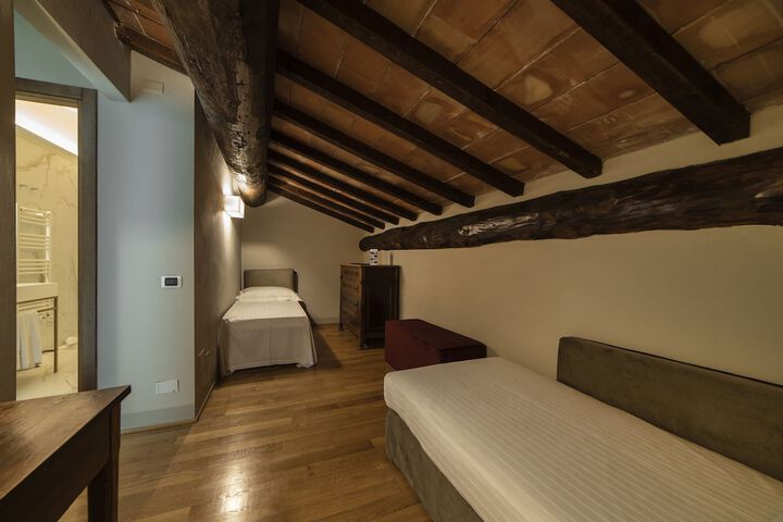 Room 6 of 59