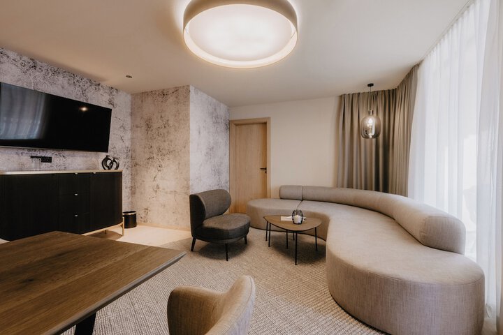 Room 19 of 140