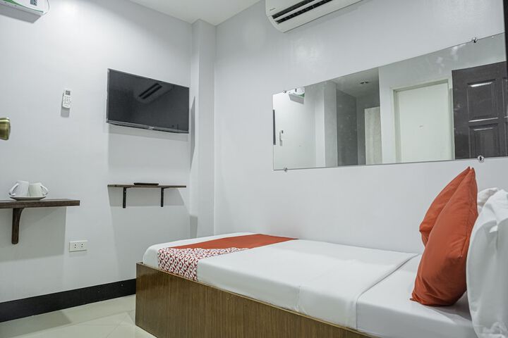 Room 10 of 28