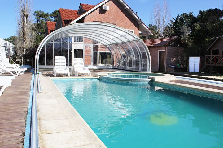 Pool 64 of 97