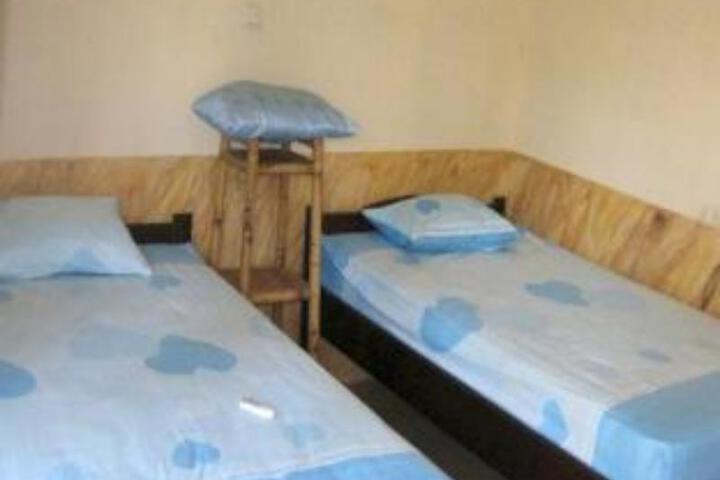 Room 6 of 6