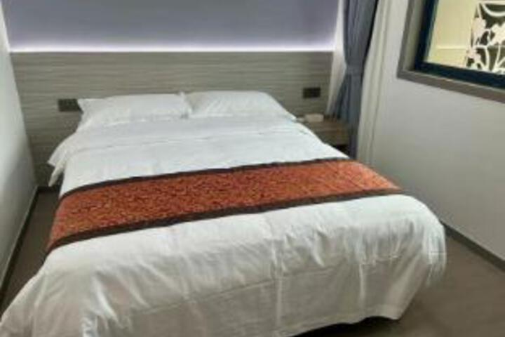 Room 7 of 7