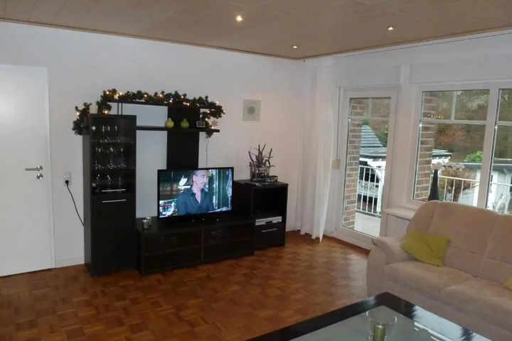 Room 2 of 8