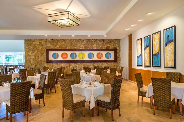 Dining 86 of 159