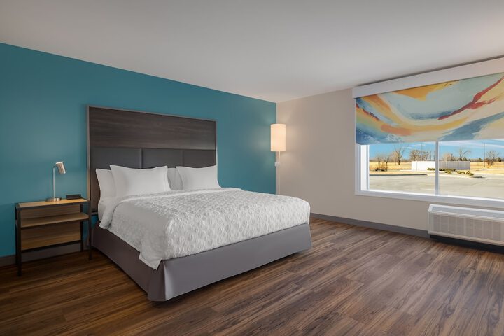 Room 17 of 38
