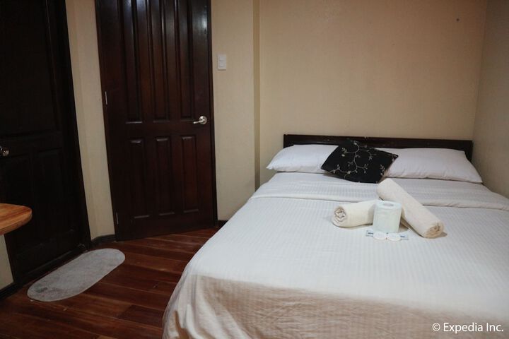 Room 10 of 34
