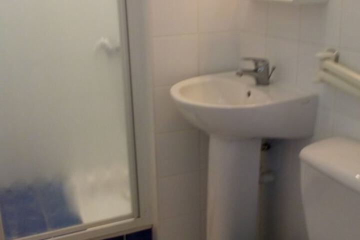 Room 14 of 30