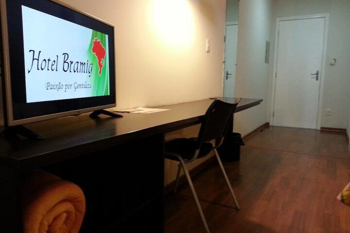 Room 3 of 32