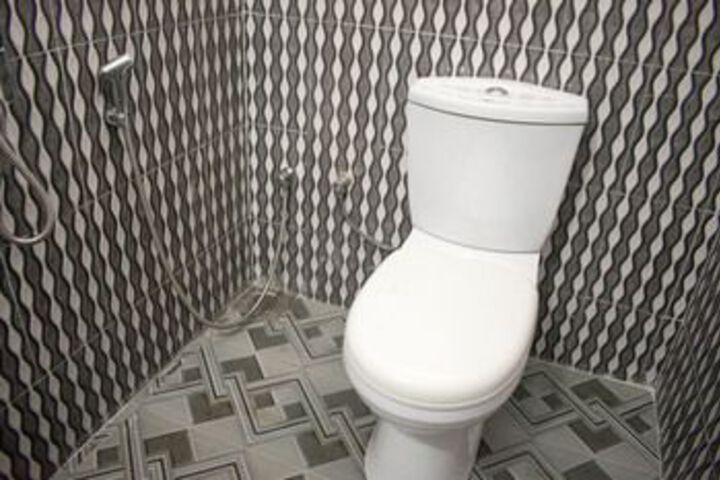 Room 6 of 32
