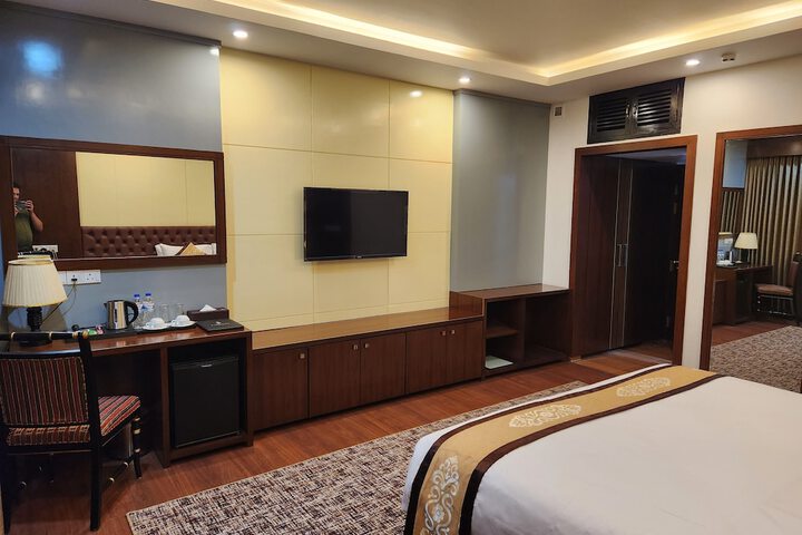 Room 6 of 43