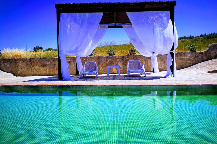 Pool 33 of 79