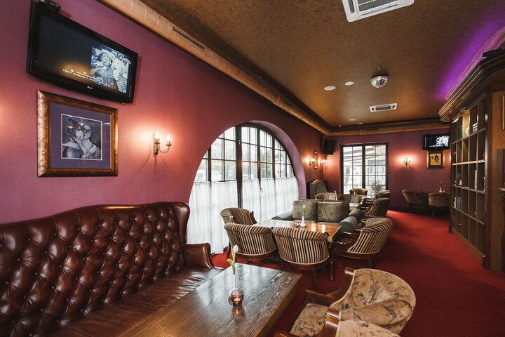 Lounge 96 of 128