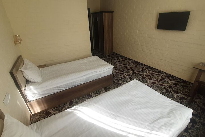 Room 5 of 15