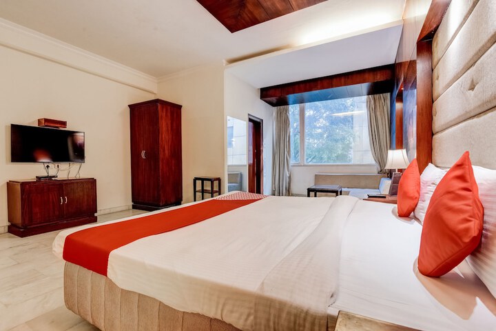 Room 27 of 44