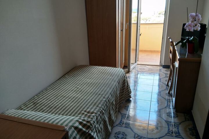 Room 9 of 71
