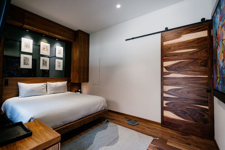 Room 9 of 78