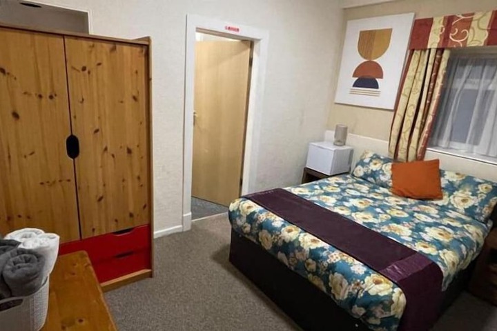 Room 4 of 26