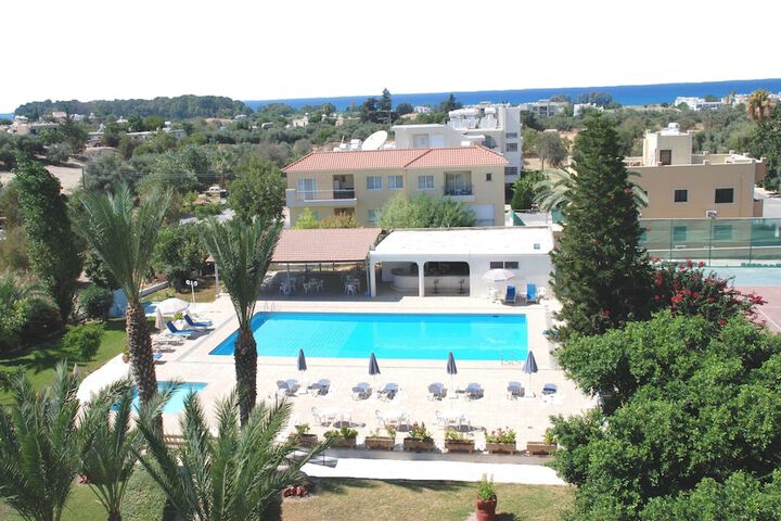 Pools & Facilities