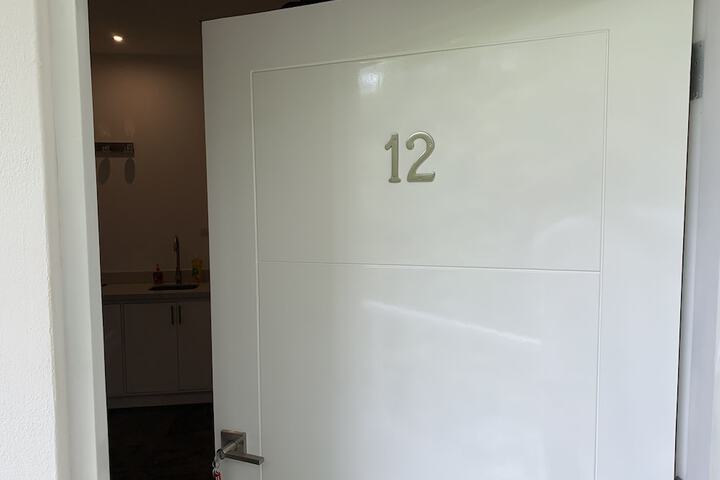 Room 6 of 30