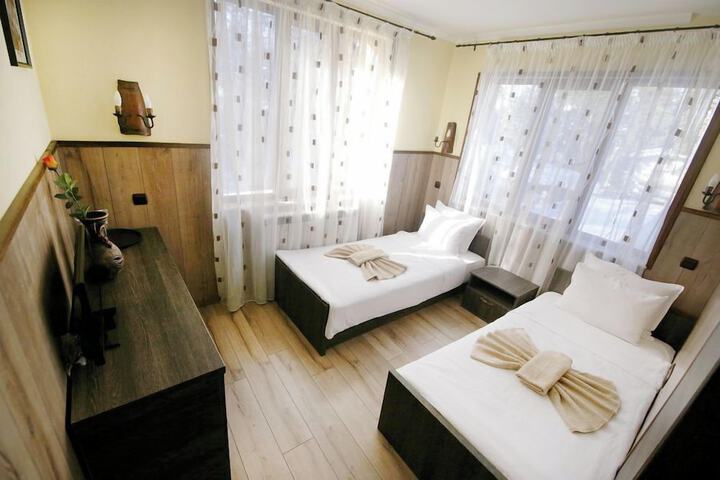 Room 8 of 17