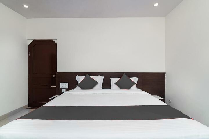 Room 6 of 26
