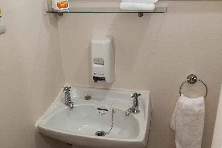 Room 66 of 100