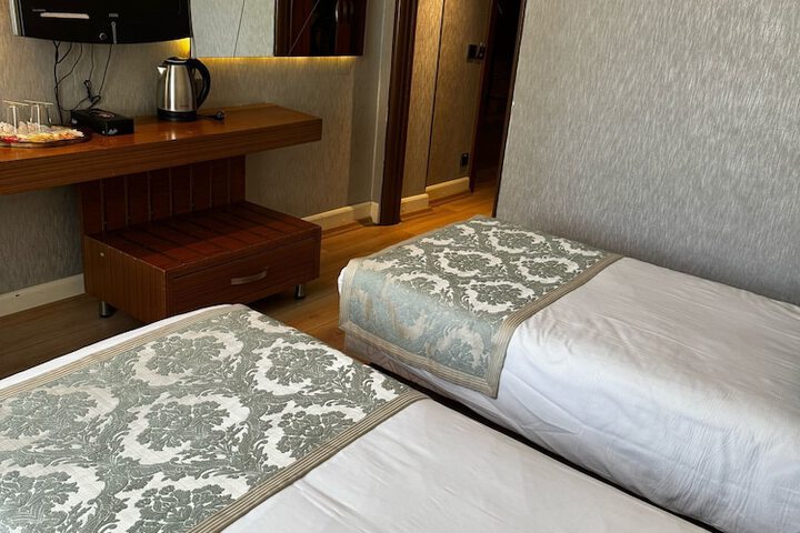 Room 13 of 46