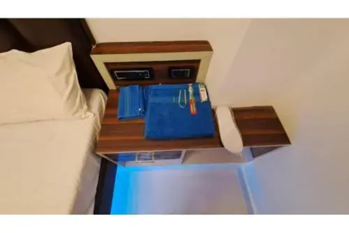 Room 5 of 25